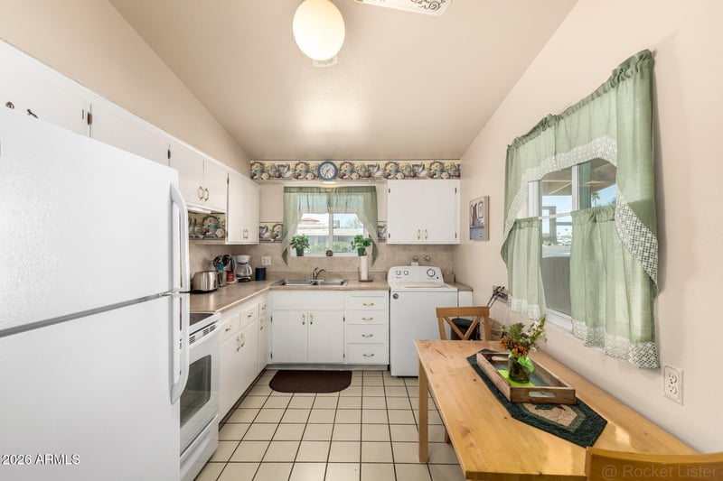 10801 Windsor Dr, Sun City, AZ 85351