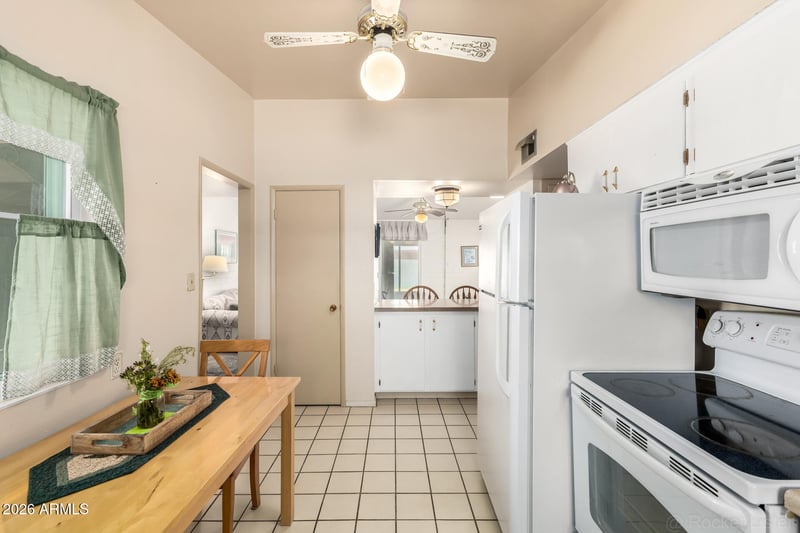 10801 Windsor Dr, Sun City, AZ 85351