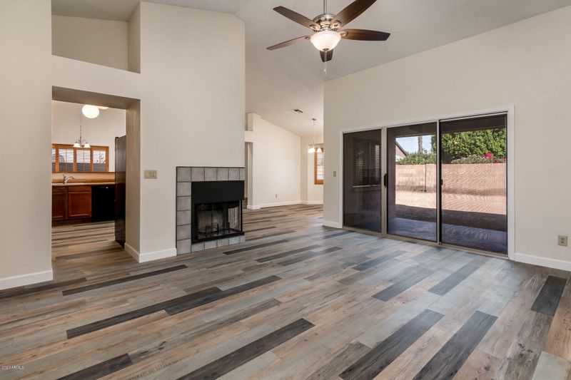 10802 W Wagon Wheel Dr, Glendale, AZ 85307