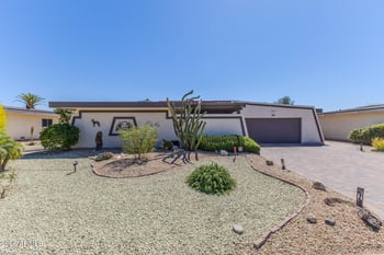 10809 Palmeras Dr, Sun City, AZ 85373