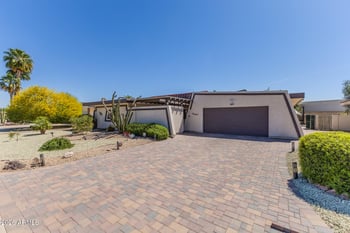 10809 Palmeras Dr, Sun City, AZ 85373