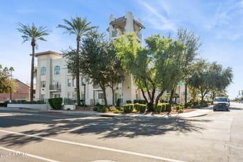 1081 1st St #16, Tempe, AZ 85281