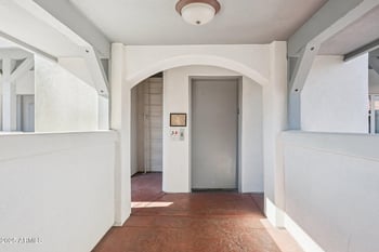 1081 1st St #16, Tempe, AZ 85281