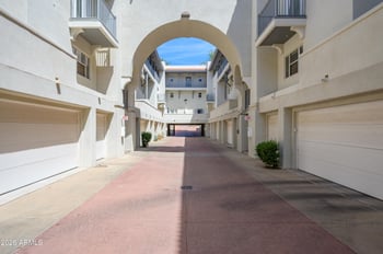 1081 1st St #16, Tempe, AZ 85281