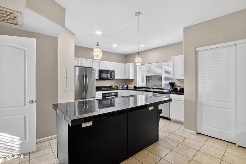 1081 1st St #10, Tempe, AZ 85281