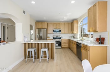 1081 1st St #16, Tempe, AZ 85281