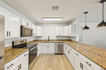 10810 N 73rd Dr, Peoria, AZ 85345