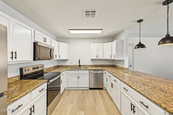 10810 N 73rd Dr, Peoria, AZ 85345