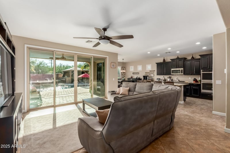 10811 Quintana Ave, Mesa, AZ 85212