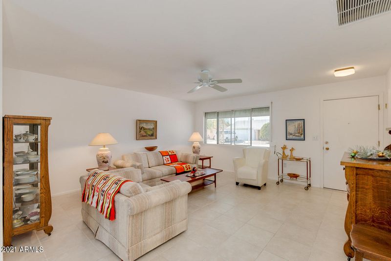 10813 W El Capitan Cir, Sun City, AZ 85351