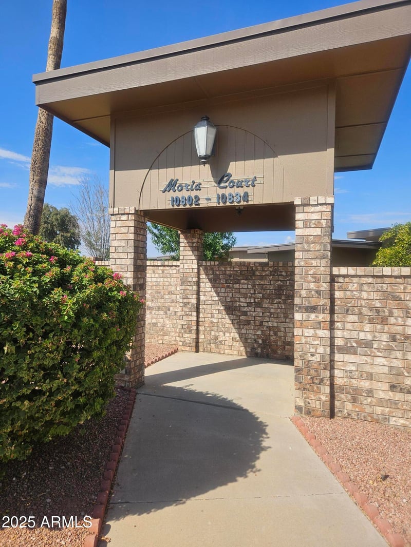 10814 Thunderbird Blvd, Sun City, AZ 85351