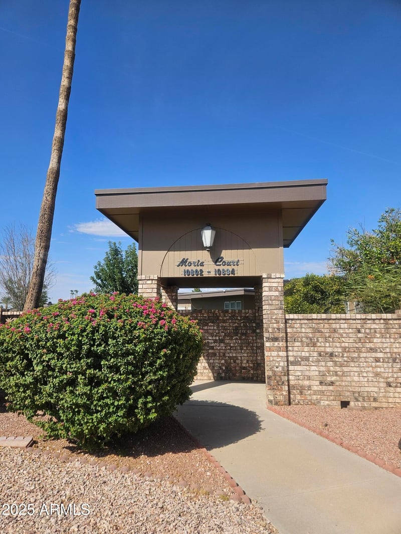 10814 Thunderbird Blvd, Sun City, AZ 85351