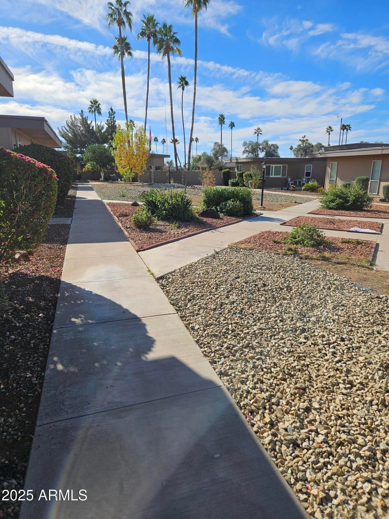 10814 Thunderbird Blvd, Sun City, AZ 85351