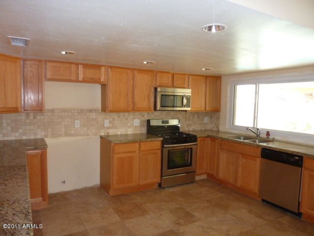 10815 N 34th St, Phoenix, AZ 85028