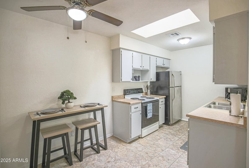 10815 Northern Ave #102, Glendale, AZ 85307