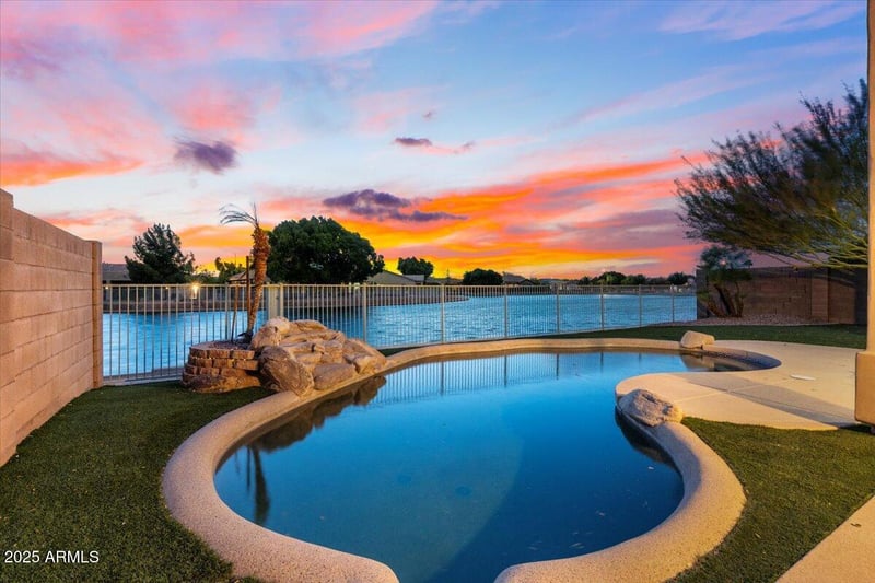 10816 Palm Ln, Avondale, AZ 85392