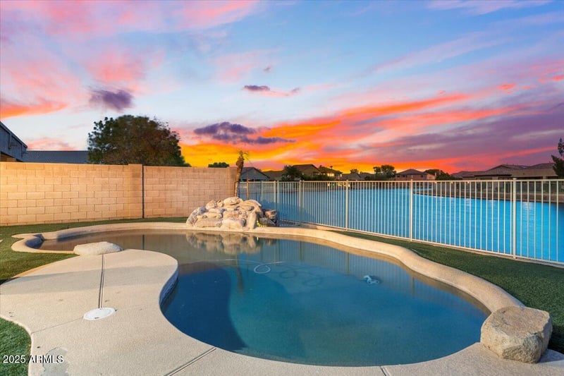 10816 Palm Ln, Avondale, AZ 85392
