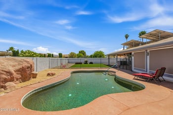10818 Brookside Dr, Sun City, AZ 85351