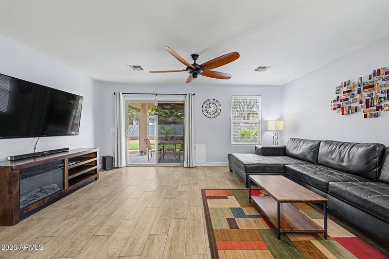 1082 E Leslie Cir, San Tan Valley, AZ 85140