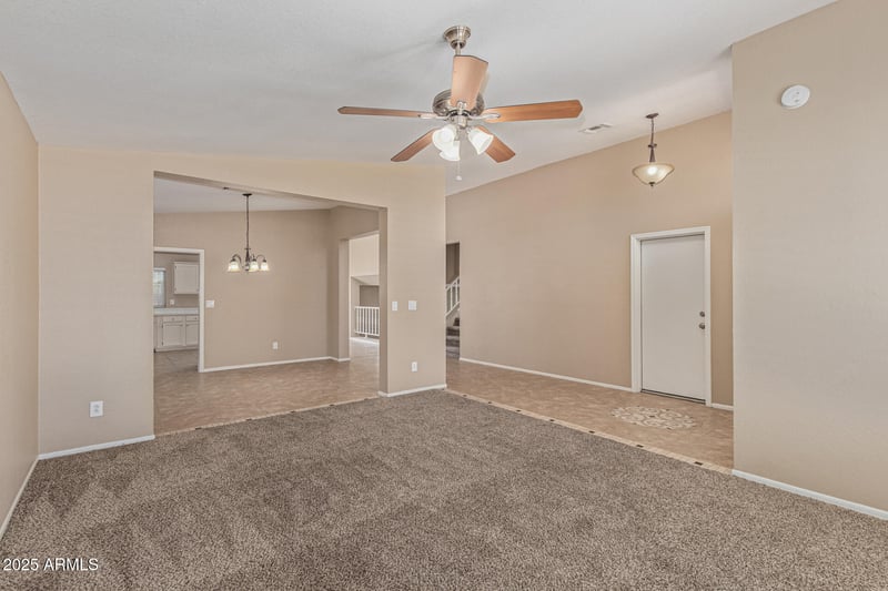 10820 57th Dr, Glendale, AZ 85304
