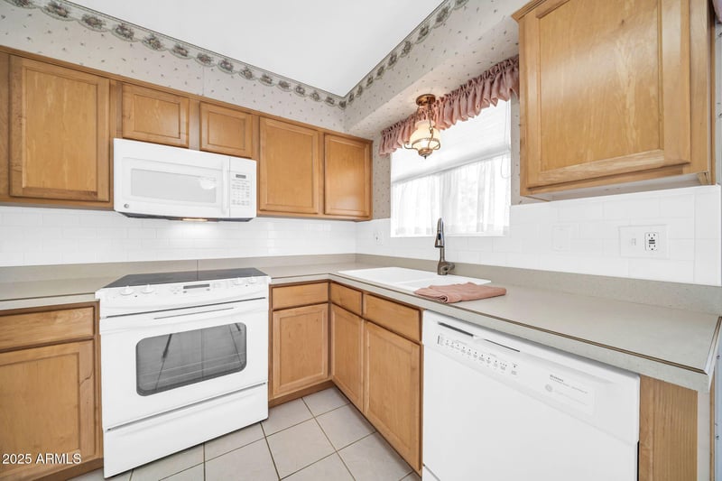 10821 Mission Ln, Sun City, AZ 85351
