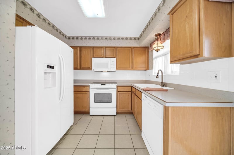 10821 Mission Ln, Sun City, AZ 85351