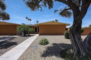 10821 Thunderbird Blvd, Sun City, AZ 85351