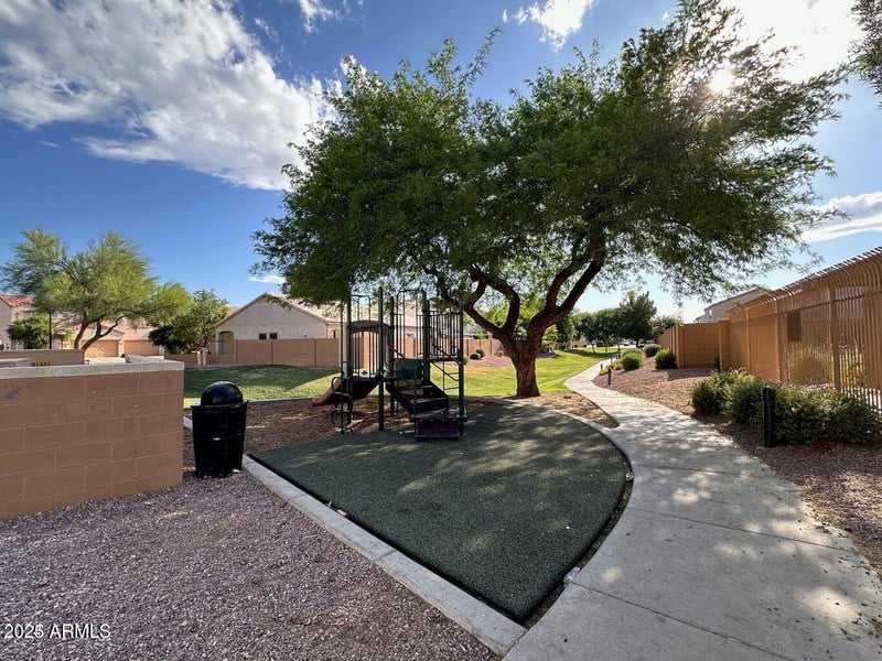 10823 70th Ave, Peoria, AZ 85345