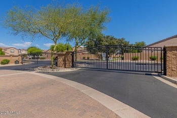 10823 70th Ave, Peoria, AZ 85345