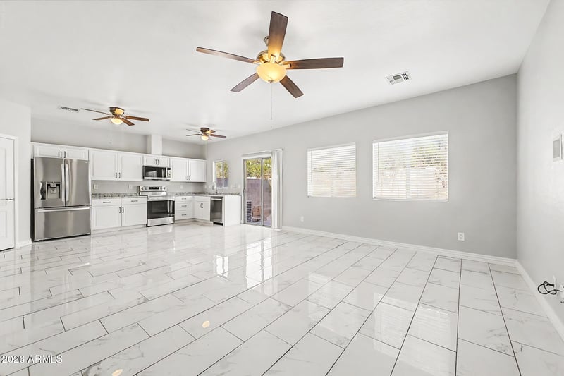 10823 70th Ave, Peoria, AZ 85345