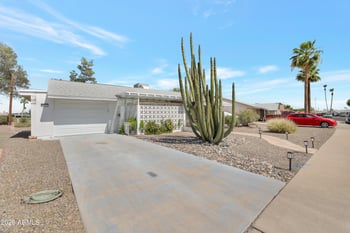10824 Crosby Dr, Sun City, AZ 85351