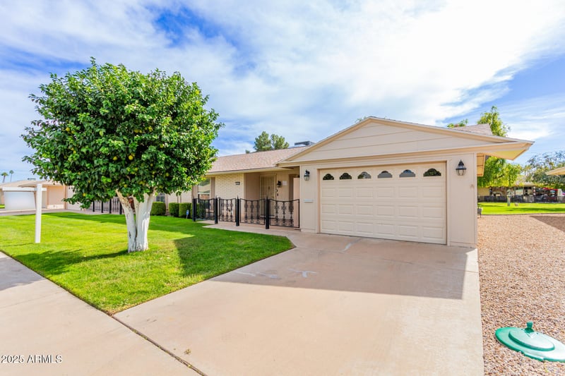 10825 Kelso Dr, Sun City, AZ 85351