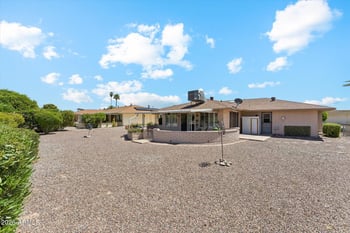 10826 Brookside Dr, Sun City, AZ 85351