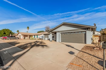 10827 65th Ave, Glendale, AZ 85304