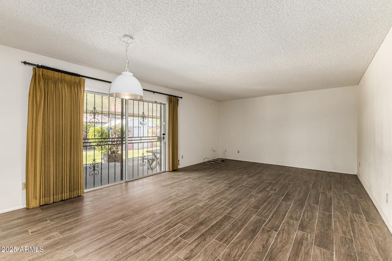 10828 45th Ave, Glendale, AZ 85304