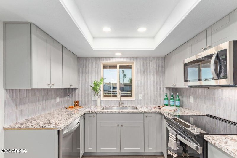10828 N Biltmore Dr #220, Phoenix, AZ 85029