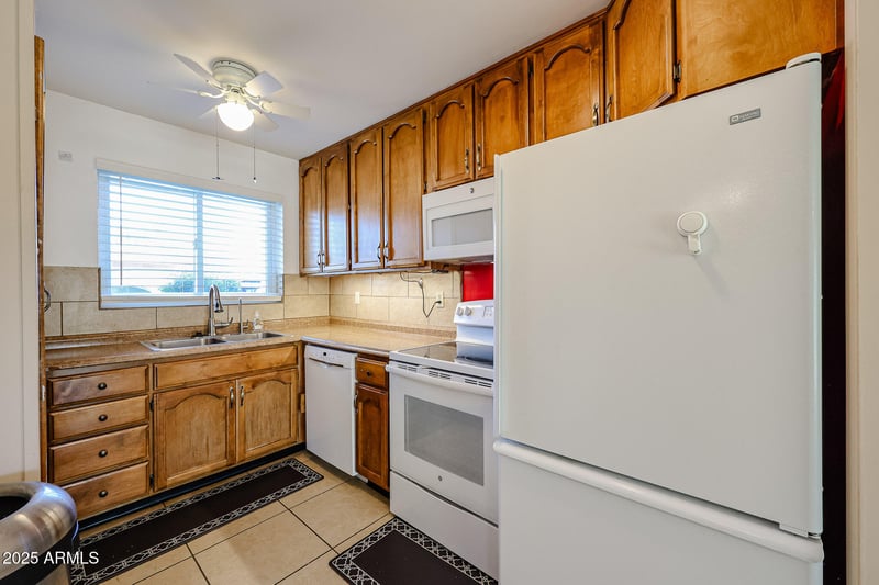 10829 Fairway Ct #106, Sun City, AZ 85351