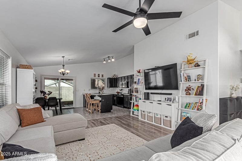 1083 Cottonwood Ct, Gilbert, AZ 85296