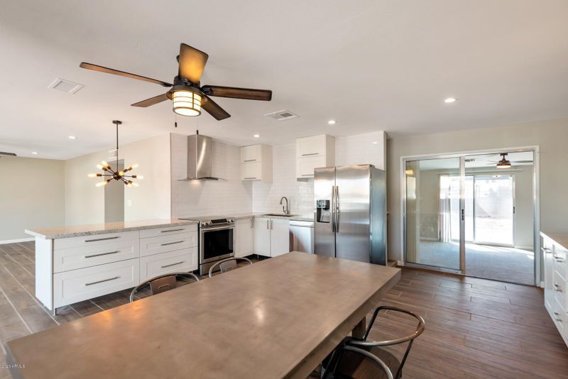 1083 E Frost Dr, Tempe, AZ 85282