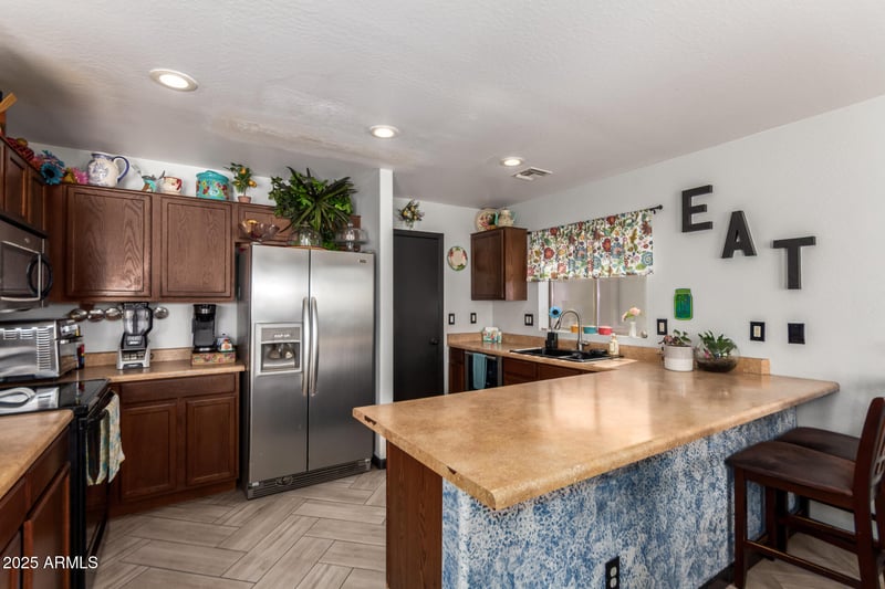 10830 Minnezona Ave, Phoenix, AZ 85037