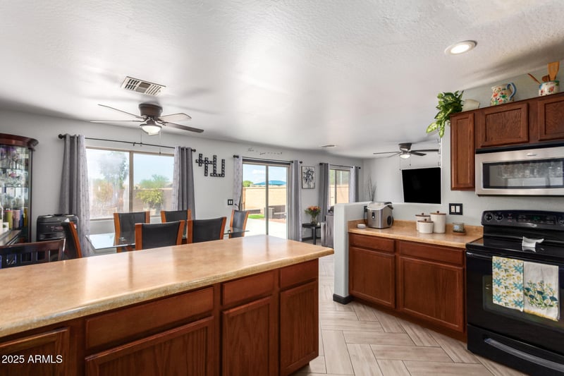10830 Minnezona Ave, Phoenix, AZ 85037