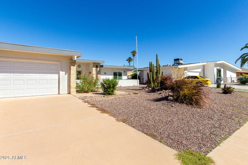 10830 Willowbrook Dr, Sun City, AZ 85373
