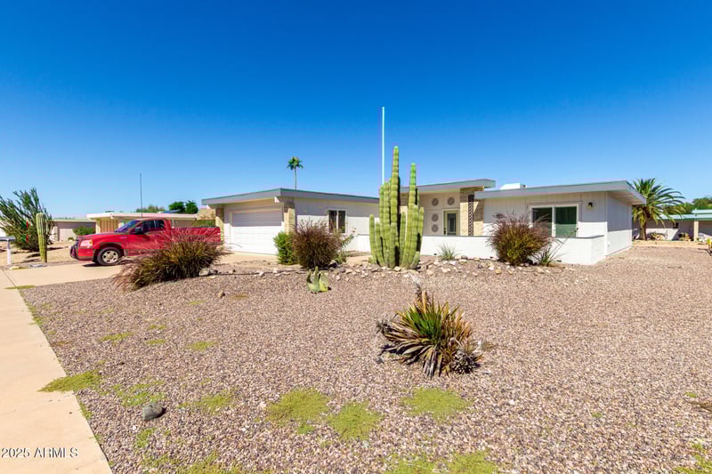 10830 Willowbrook Dr, Sun City, AZ 85373