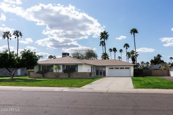10832 38th St, Phoenix, AZ 85028