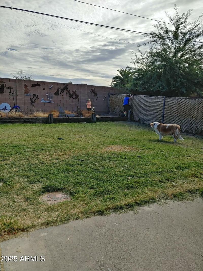 10833 N 43rd Dr, Glendale, AZ 85304