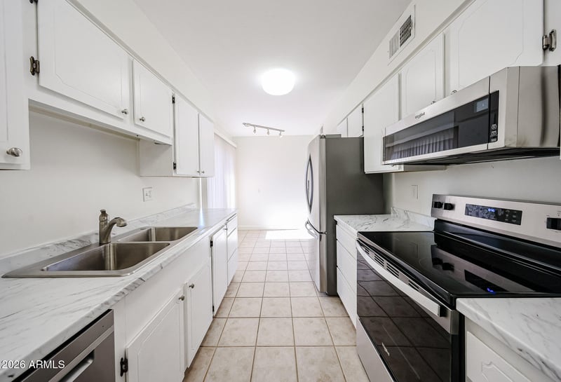 10833 W Santa Fe Dr, Sun City, AZ 85351