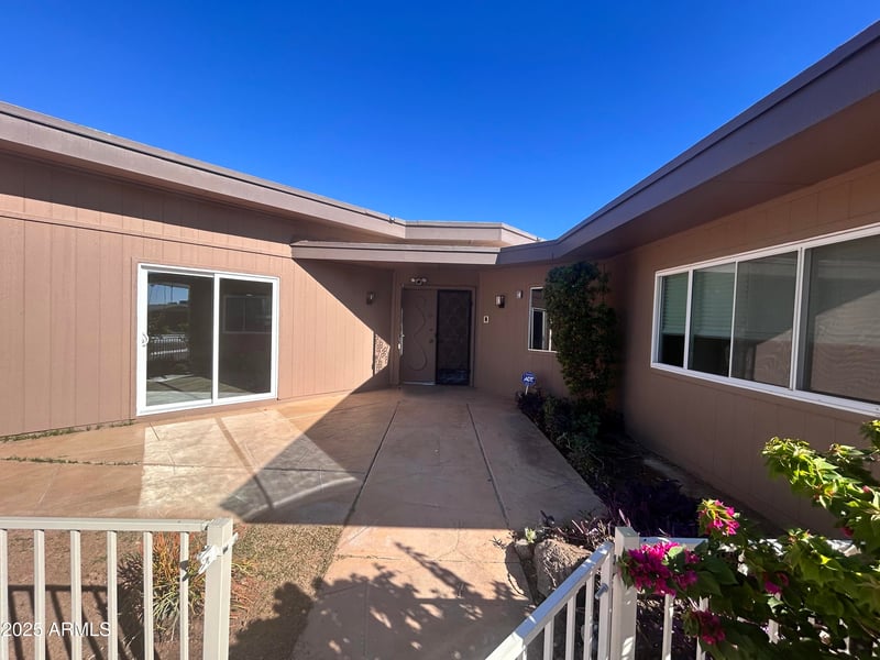 10838 Thunderbird Blvd, Sun City, AZ 85351