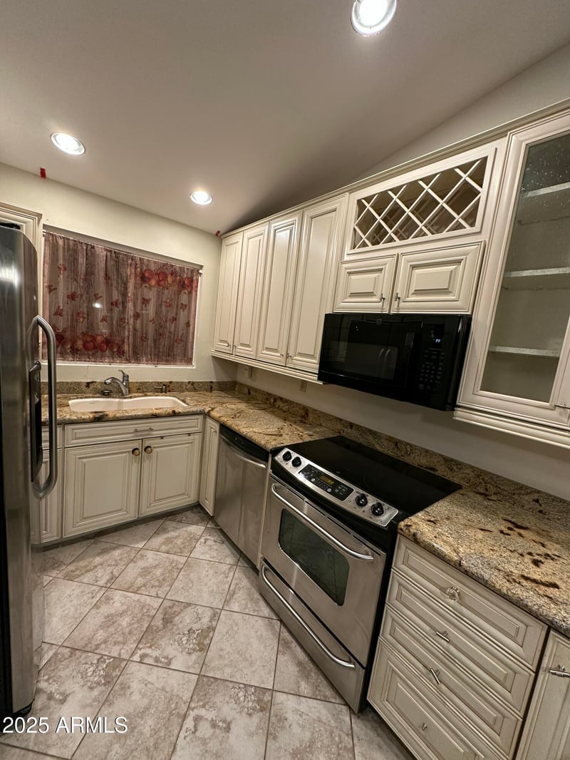 10847 Fairway Ct #211, Sun City, AZ 85351