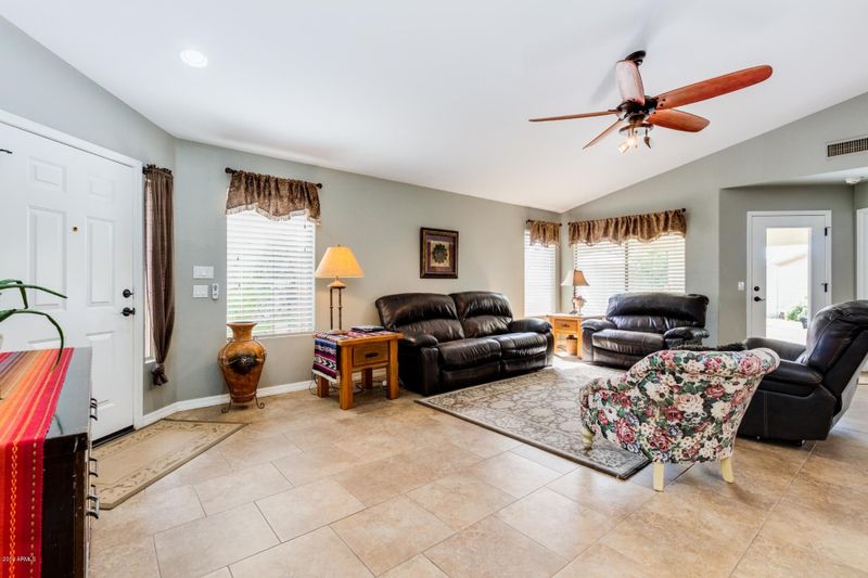 10849 E Wier Ave, Mesa, AZ 85208