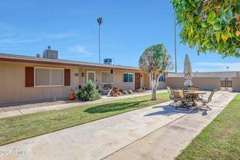 10853 Santa Fe Dr, Sun City, AZ 85351